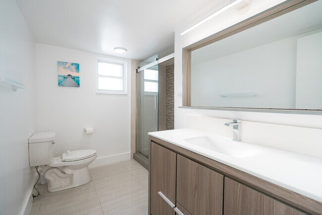 Building Photo - 2101 S Ocean Dr
