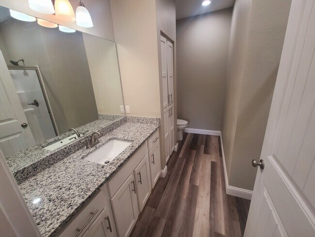 Building Photo - The Blandville - 2 bedroom- 2 bath