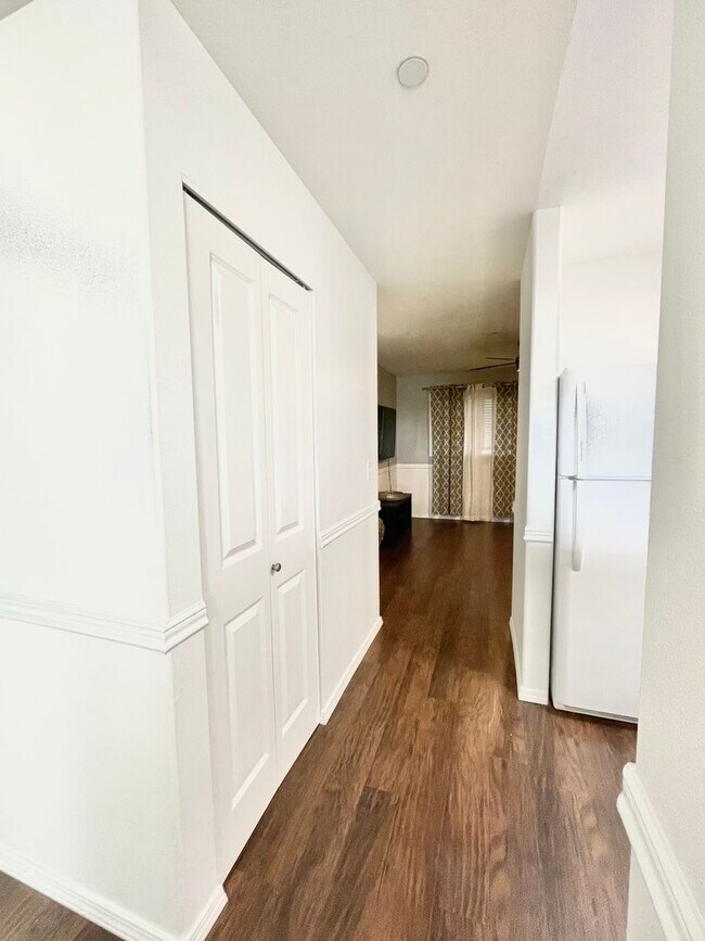 Building Photo - UPPER WEST SIDE- Villas at Kahana Ridge -3 bedroom/2 Bath- Semi Furnished Condo