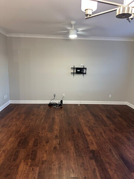 Building Photo - 3710 Aldeburgh Rd SW