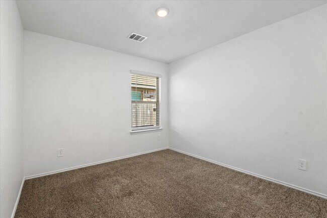 Building Photo - 14966 Cypress Holw Dr