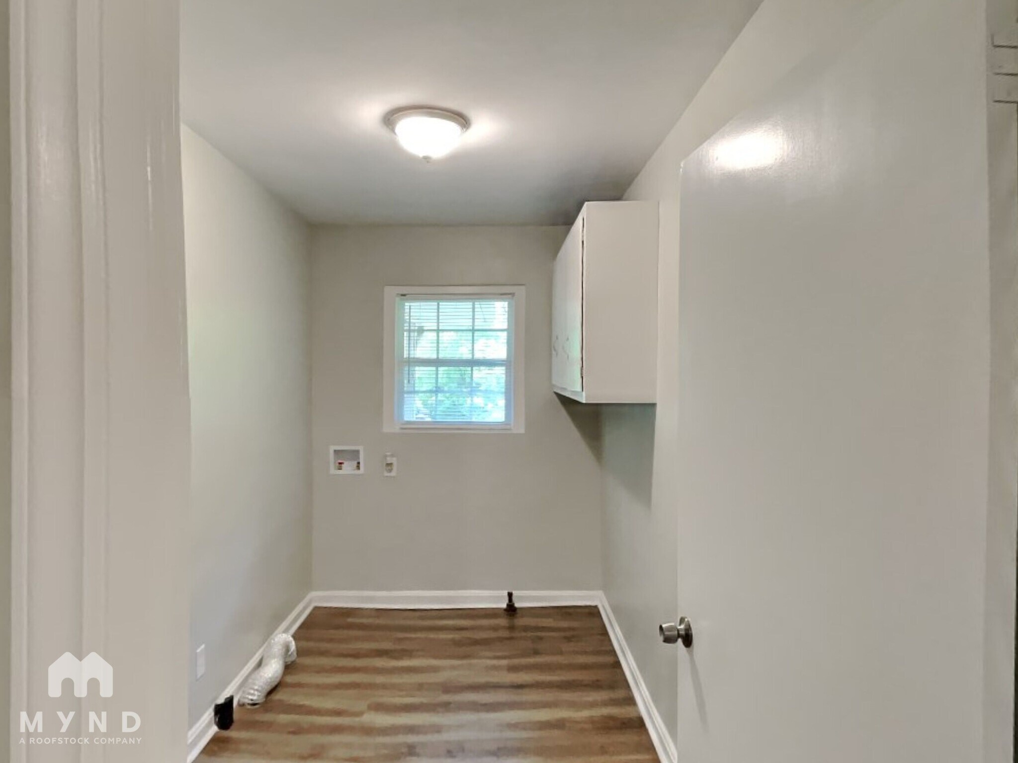 Building Photo - 5201 Pinebrook Dr