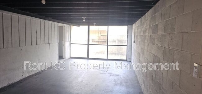 Building Photo - 809 NE 74th St