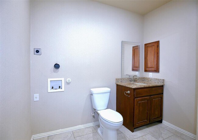 Building Photo - 2002 Singing Hls