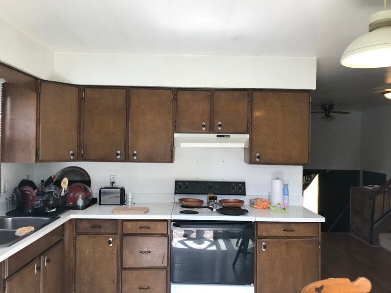 Kitchen - 631 Harrison St