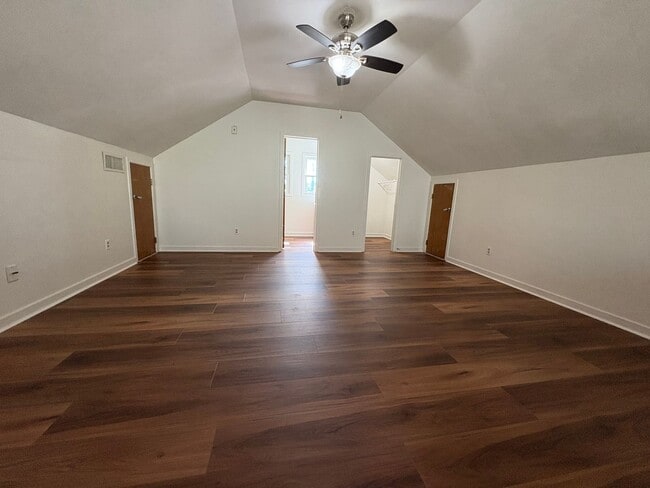 Building Photo - One-of-a-kind Home on 2.2 Acres – $1,700/m...