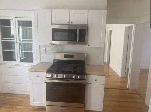 Building Photo - 47 Sterling St