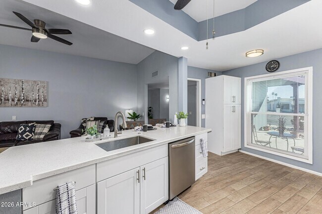 Building Photo - 11210 W Pueblo Ct