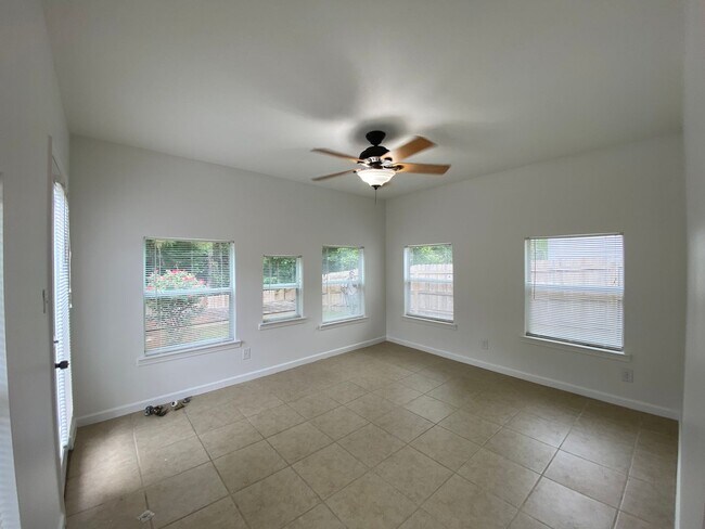 Building Photo - Home for rent in Hoover!!!! Available to V...