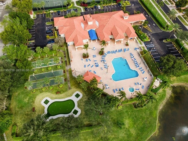 Building Photo - 6207 Floral Lakes Dr