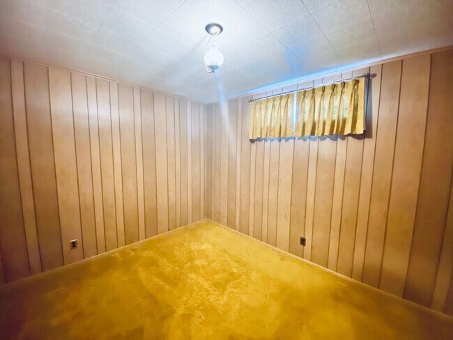 Building Photo - HUGA, Adorable 4 bedroom 3 bath home plus bonus room! MUST SEE to appreciate!