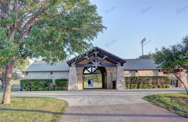 Building Photo - 7297 Chinquapin Dr