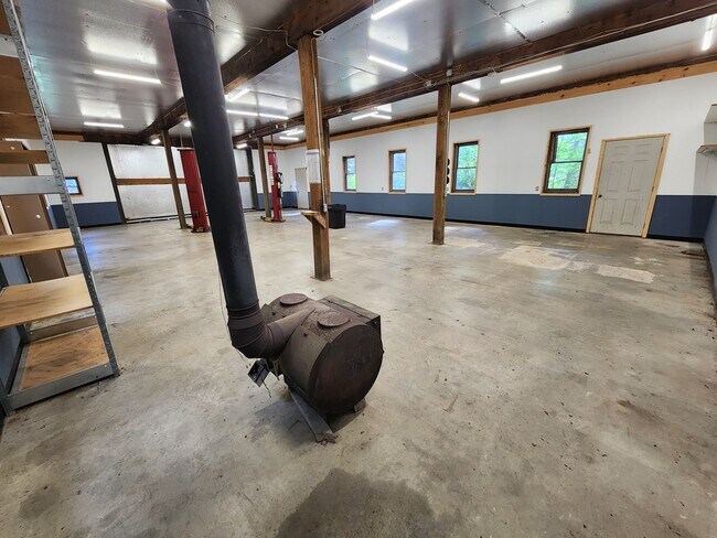 Building Photo - 7522 Utegg Rd