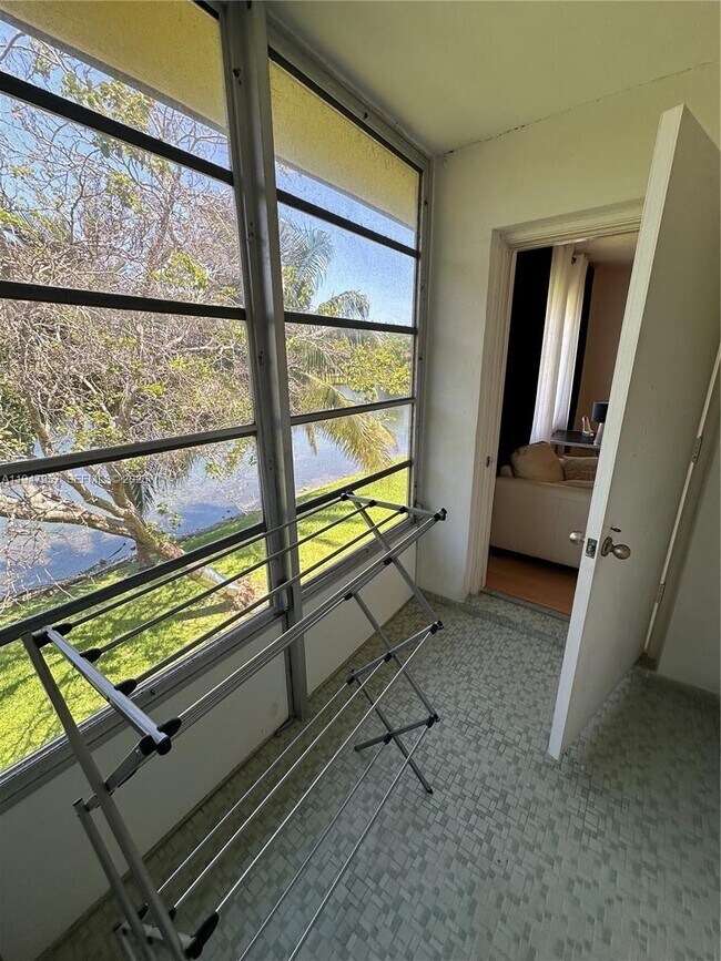 Building Photo - 2825 NE 201st Terrace