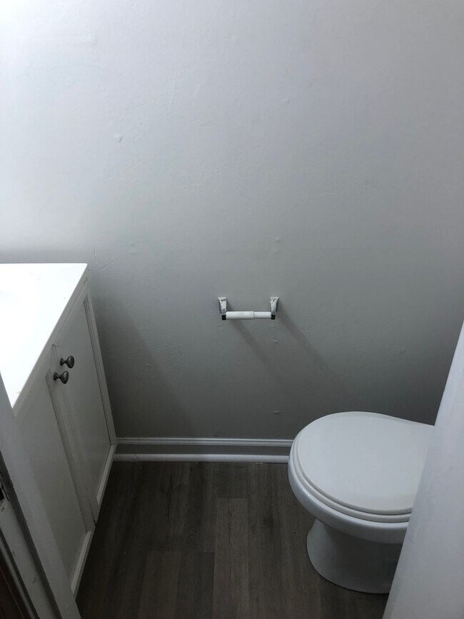 Building Photo - Azalea Apartments