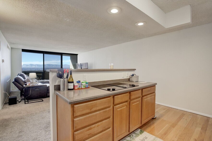 Building Photo - 1020 15th St