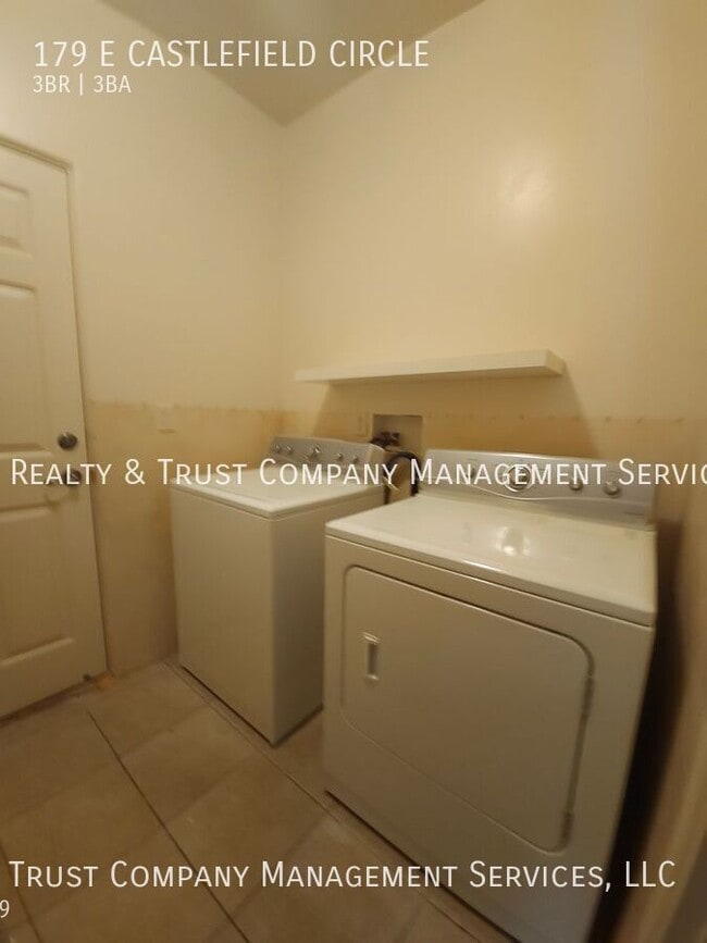 Building Photo - 179 E Castlefield Cir