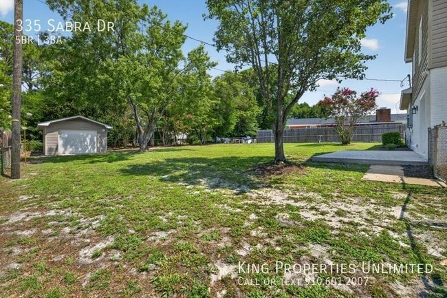 Building Photo - 335 Sabra Dr
