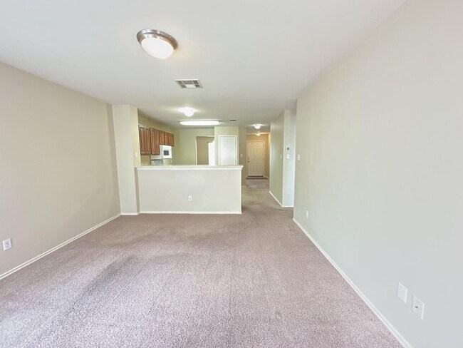 Building Photo - 1000 Bluff Meadow Cove