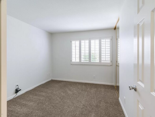 Building Photo - Beautiful 4 bedroom home in Agoura!