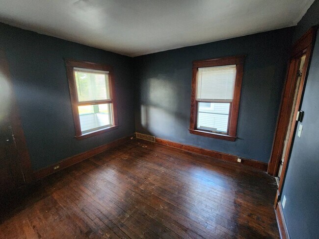 Building Photo - 15714 Holmes Ave