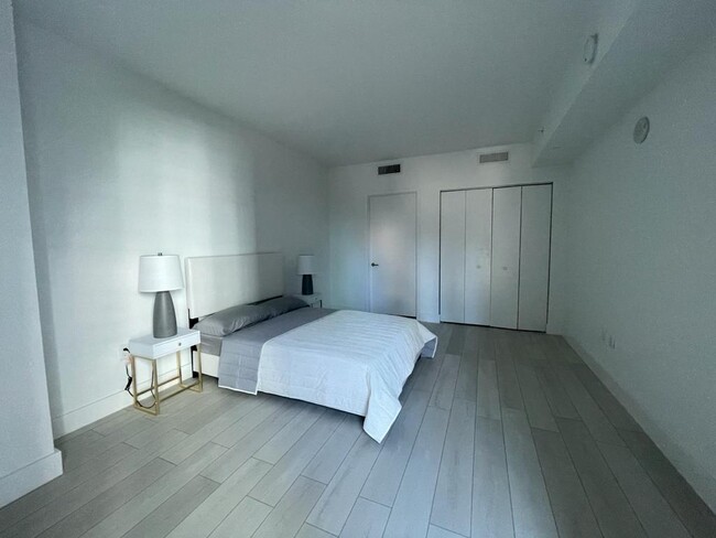 Bedroom - 1100 S Miami Ave