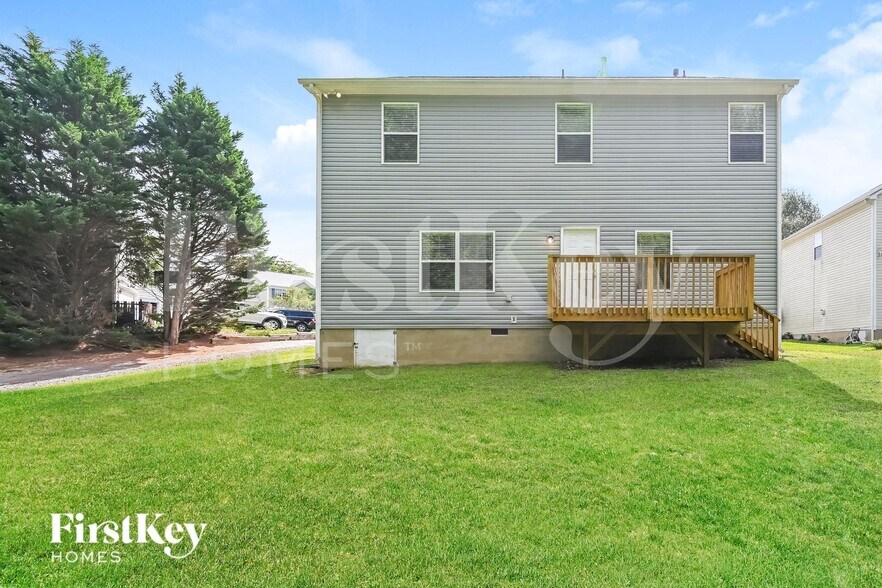 Building Photo - 97 Poplar Woods Dr