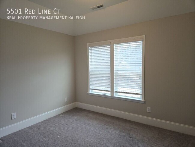 Building Photo - 5501 Red Line Ct