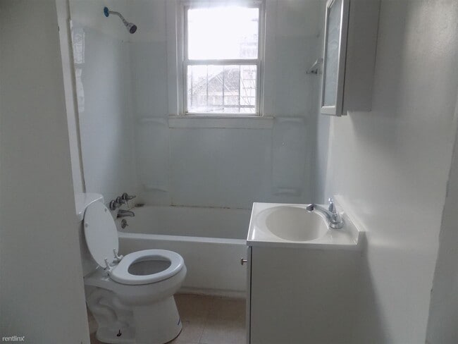 Building Photo - 2 br, 1 bath Duplex - 10089 Elmira St