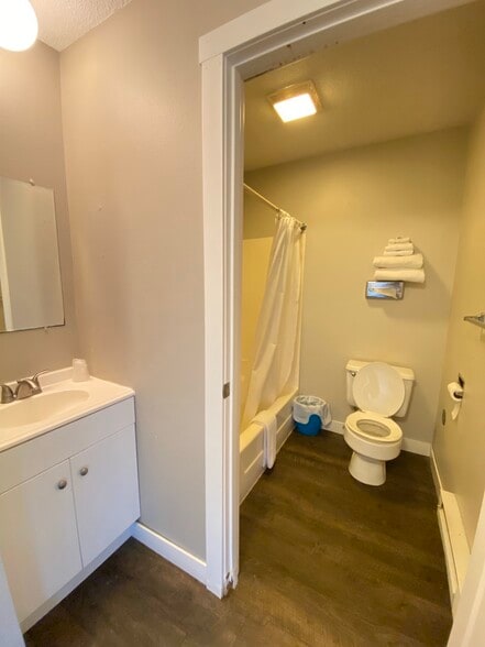 Building Photo - 710 2nd Ave N