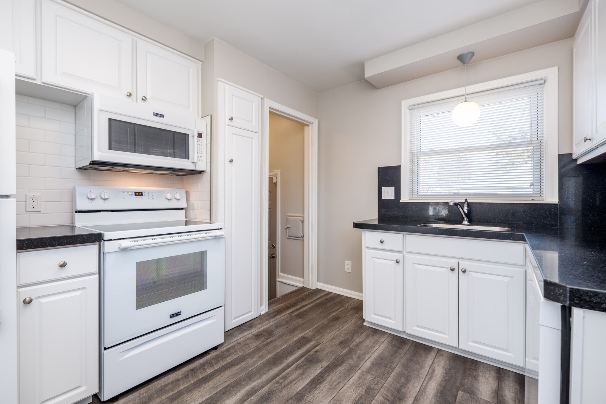 Building Photo - 429 E La Salle Ave