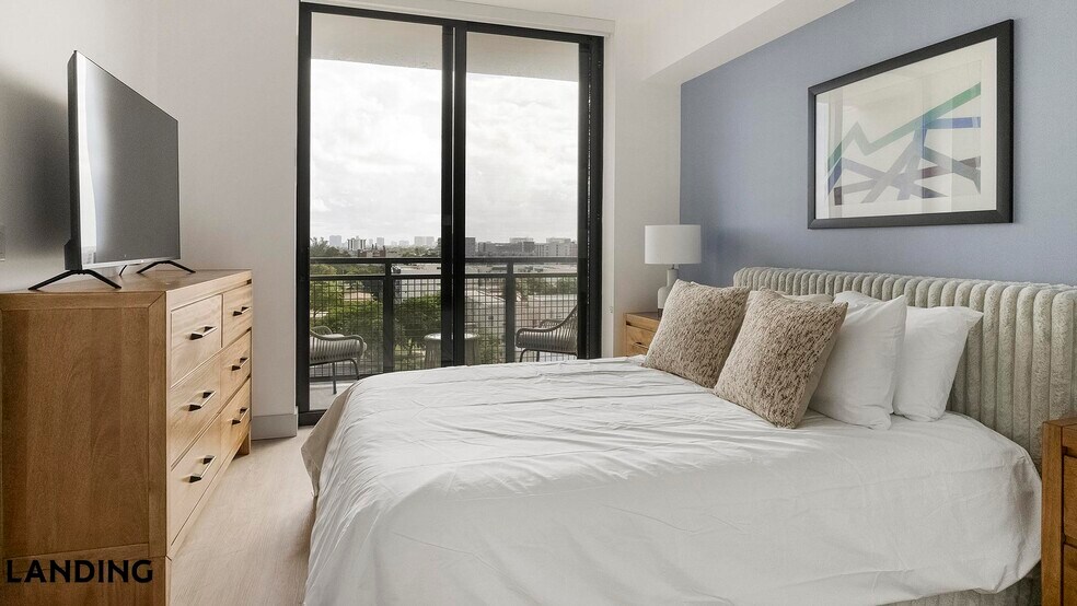 Building Photo - 1155 NE 126th St