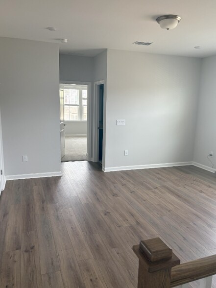 Building Photo - 152 Highpointe Dr