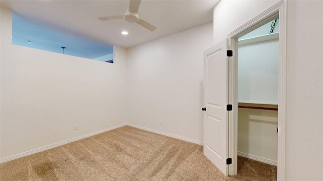 Building Photo - 206 N Main St