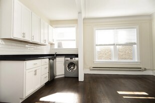 Building Photo - 321 Kedzie St