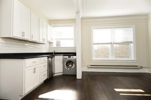 Building Photo - 321 Kedzie St