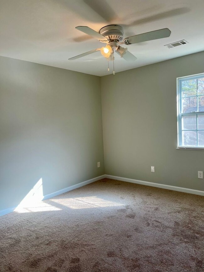 Building Photo - JUST REDUCED...UNDER $1,300!!-3 Bed/2 Bath Duplex With Attached Garage in Lovely College Park!