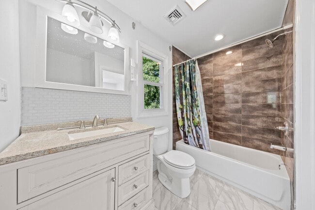 Building Photo - 56 E Madison Ave