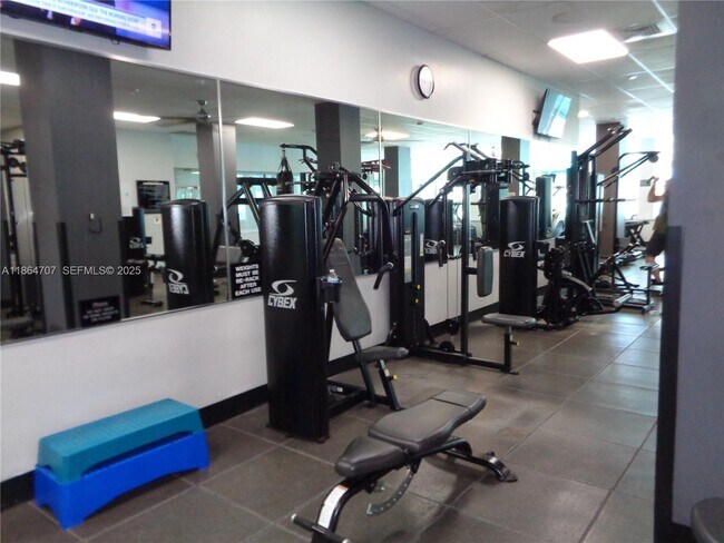 Building Photo - 2501 S Ocean Dr