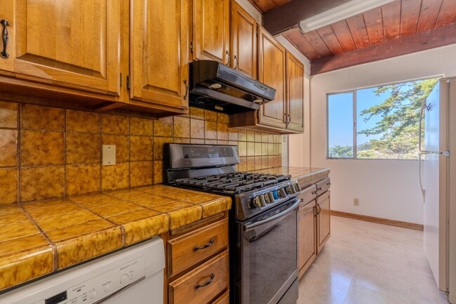 Building Photo - 990 Mirador Terrace