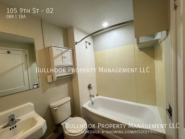 Building Photo - 105 9th St