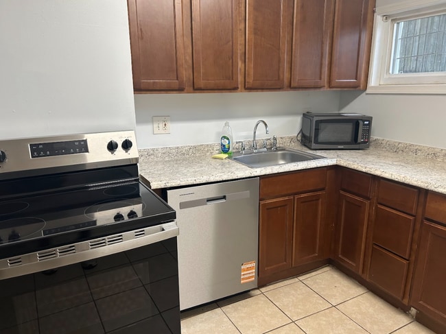 Primary Photo - 220 S Stricker St