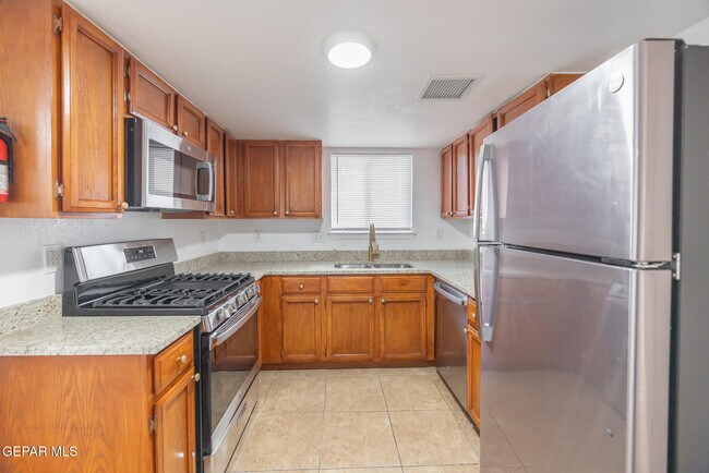 Building Photo - 12036 Willowmist Ave