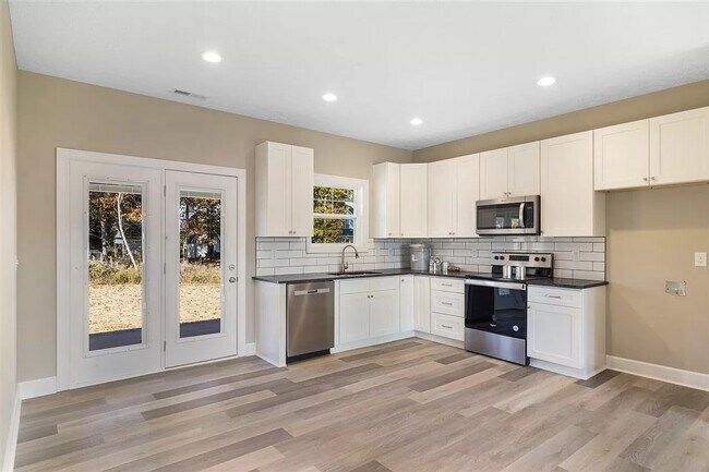 Building Photo - 3116 Rawhide Dr