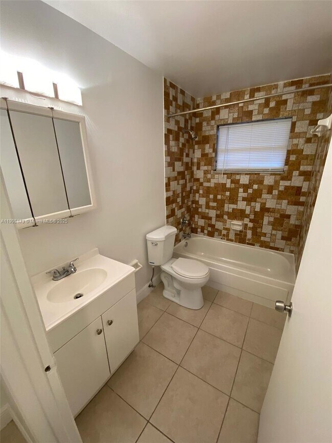 Building Photo - 2525 Polk St