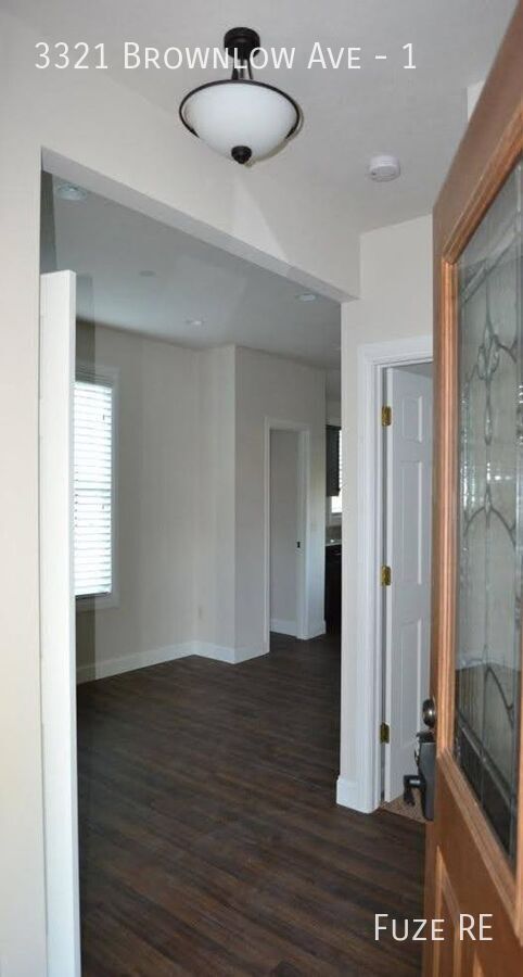 Building Photo - 3321 Brownlow Ave