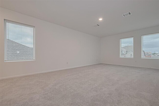 Building Photo - 27615 Village Way Dr.
