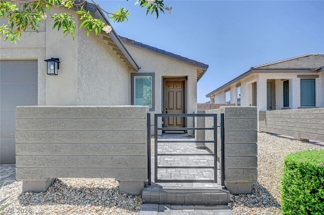 Building Photo - 2379 Albury Ave