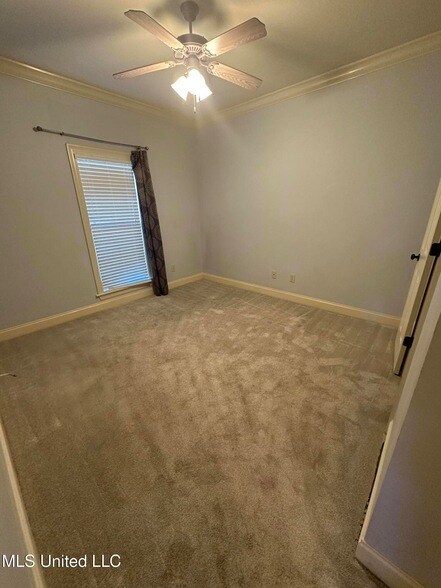 Building Photo - 101 Cedar Green Cove