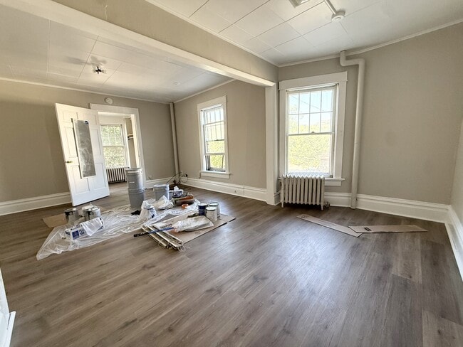 Building Photo - 207 N Pinckney St
